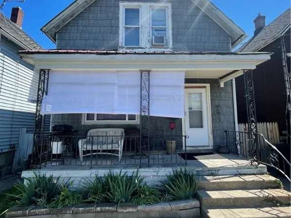 953 W 17th St, Erie, PA 16502