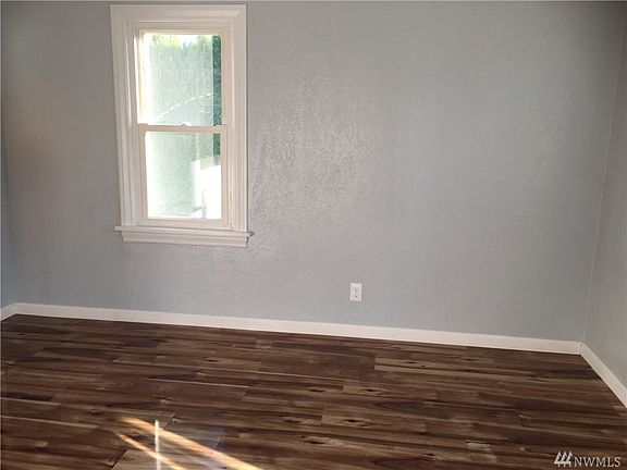 5th image of 14424 46th Ave S