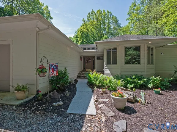 14434 Kings Grant Ln, Doswell, VA 23047