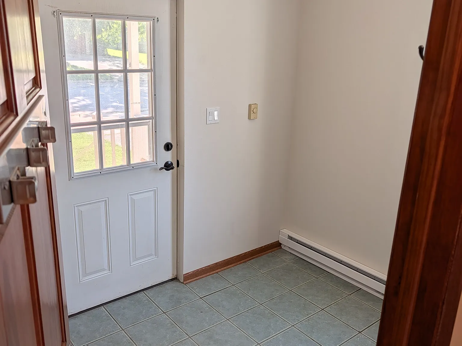 1 bed, 800 sqft, $1,200 — Photo 3