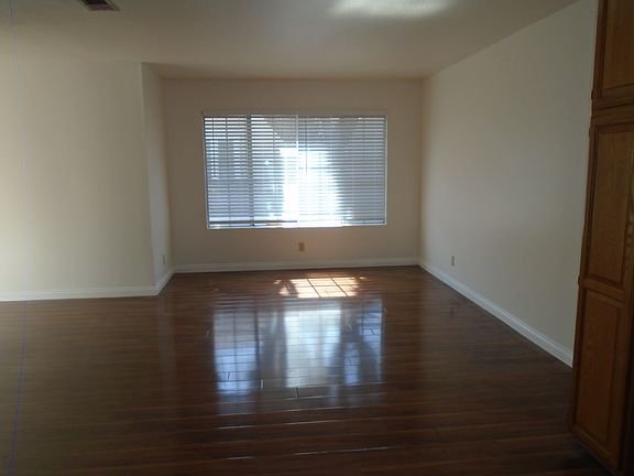 5th image of 239 W Dexter St APT A