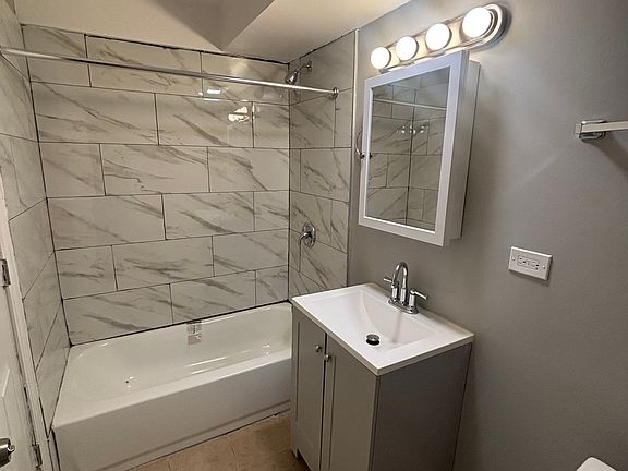 4th image of 5509 S Whipple St APT 7