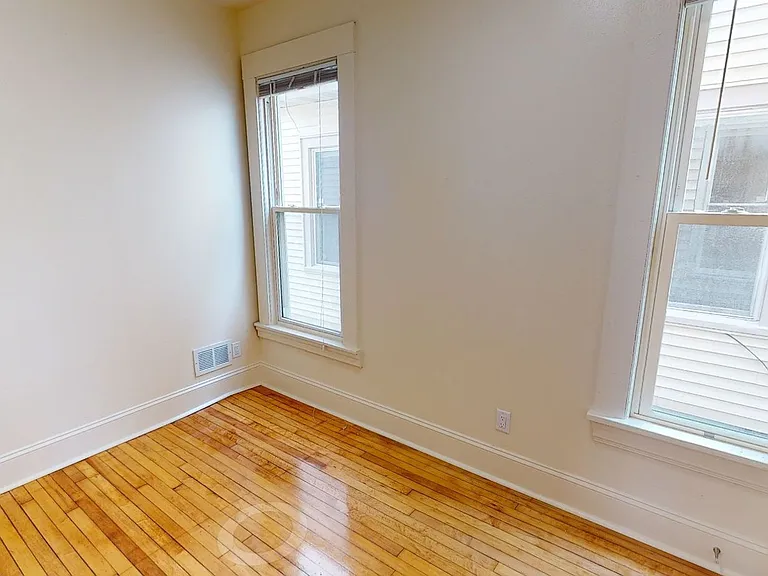 501 W Washington Ave — Photo 6