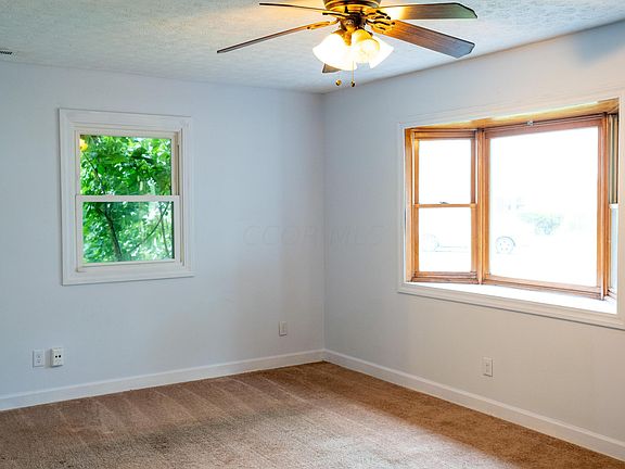 5th image of 850 Martha Ln