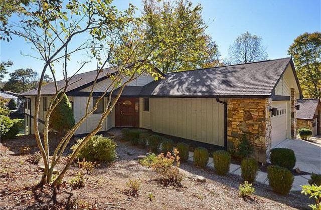 1st image of 3060 Golfside Ln