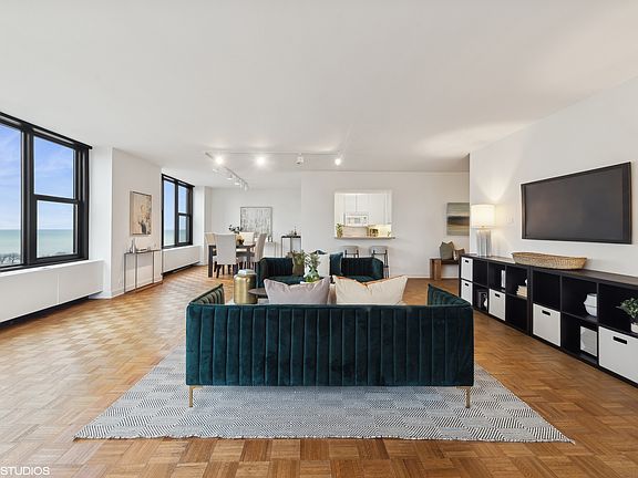 4th image of 3150 N Lake Shore Dr APT 20F