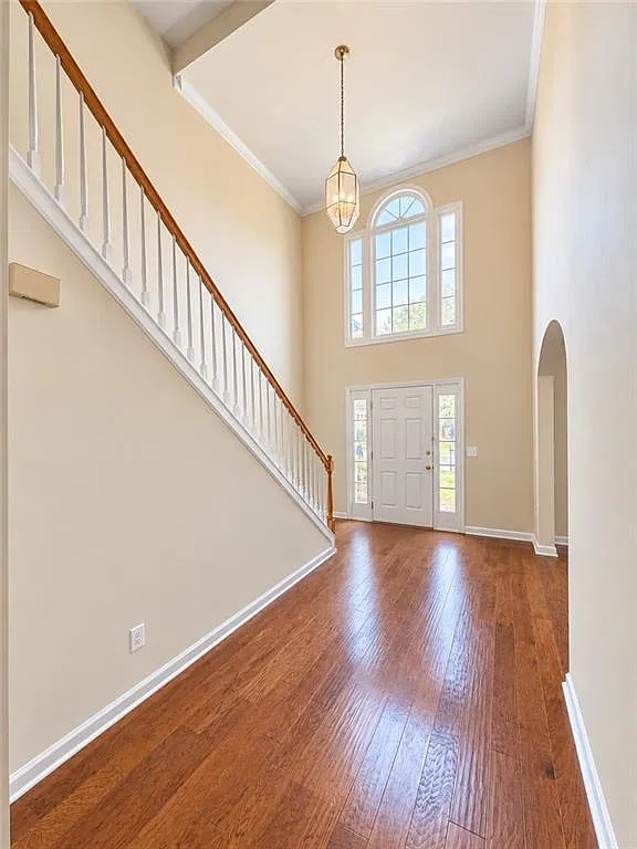 4 bed, 2.5 bath, 2505 sqft, $3,300 — Photo 3