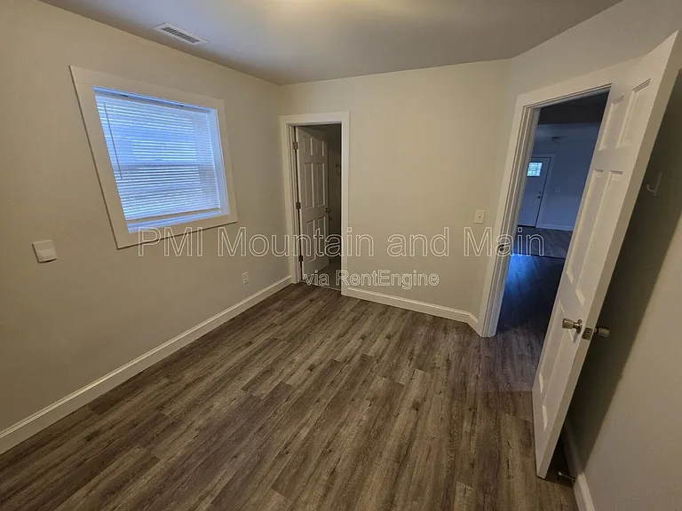 617 Brookshire St #B — Photo 24