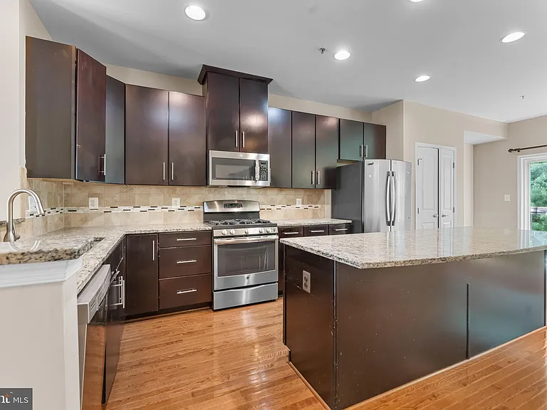 3218 Vogel Rd — Photo 6