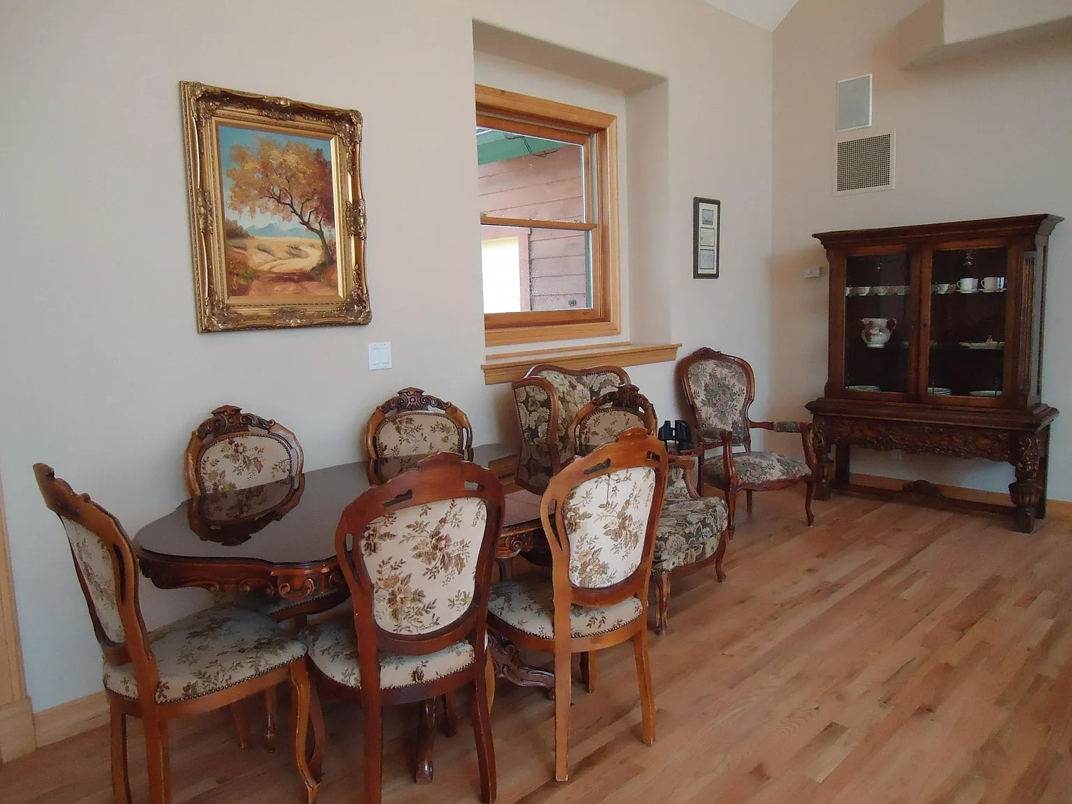 464 Silver Cir — Photo 4