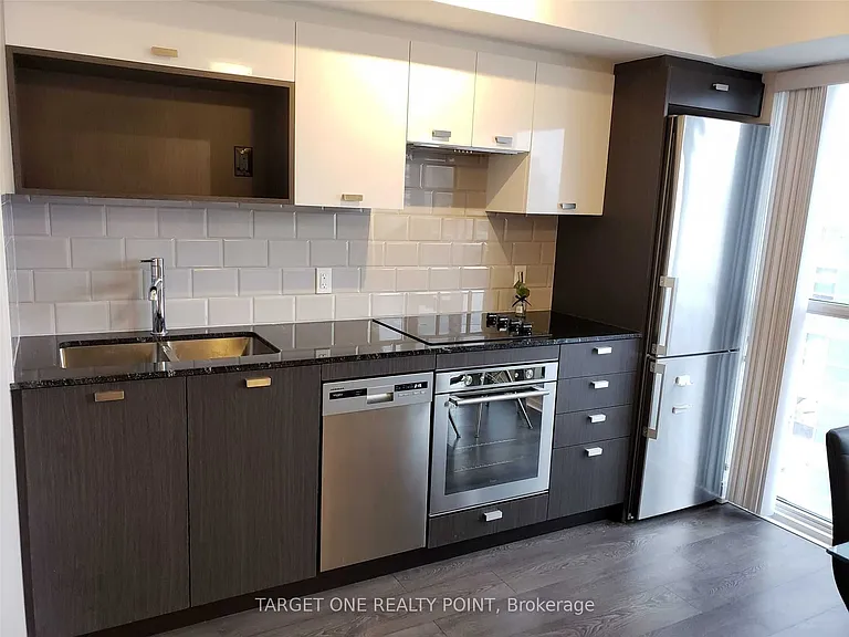 275 Village Green Sq #2817 — Photo 3