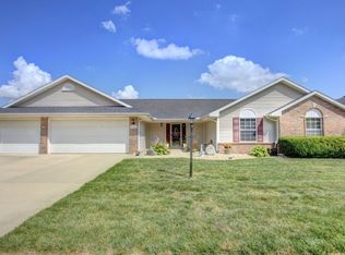 504 N Abbey Rd, Urbana, IL 61802