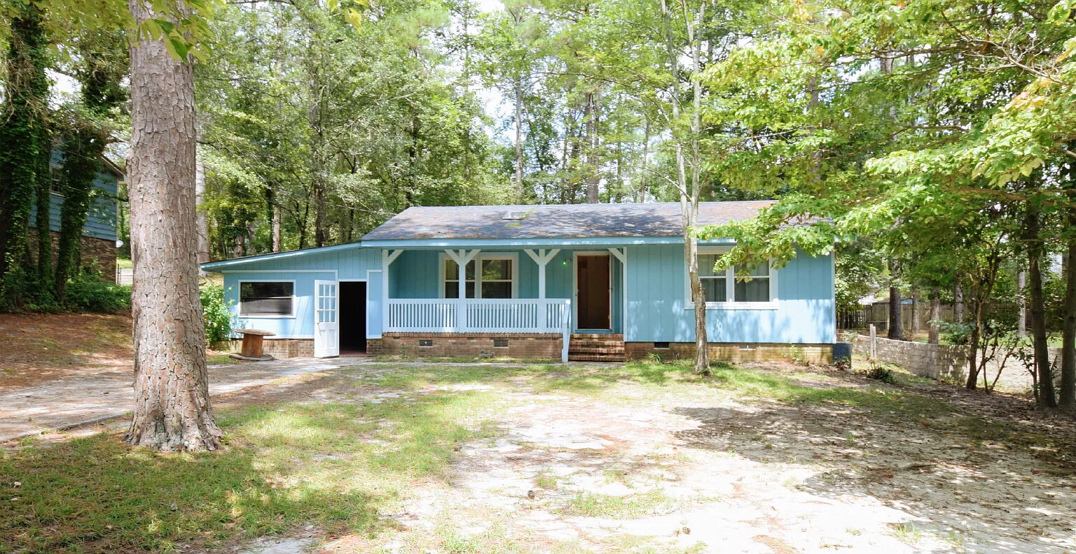 2 bed, 1.0 bath, 1043 sqft, $1,200 — Photo 2