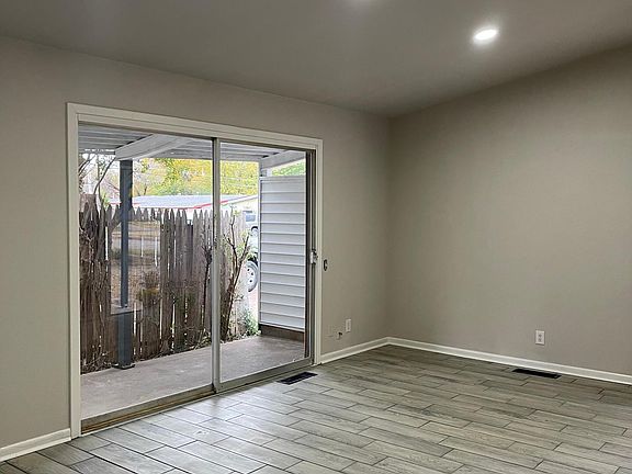 4th image of 110 Redwood Ln