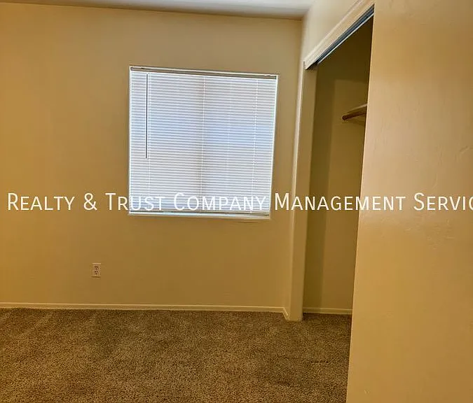 4042 E Fairmount St #1 — Photo 14