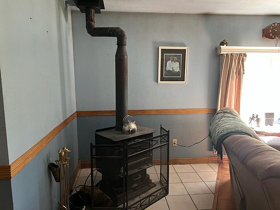 5th image of 16630 Evergreen Rd