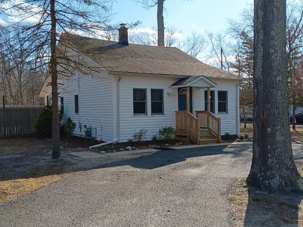 629 Casino Dr, Howell, NJ 07731