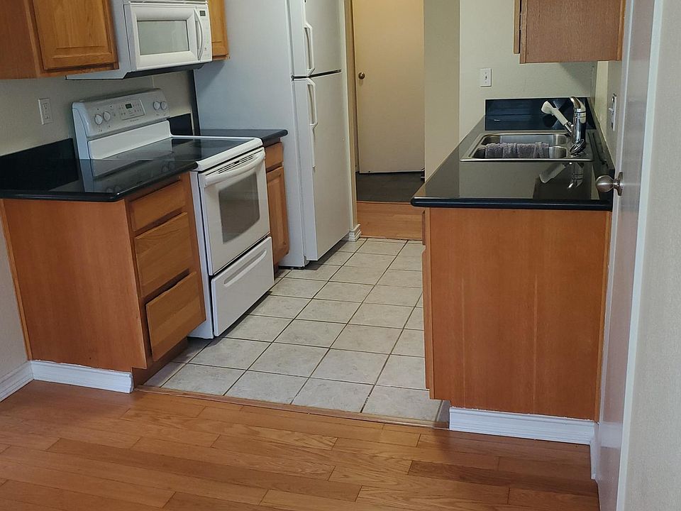 Dining room looking to kitchen