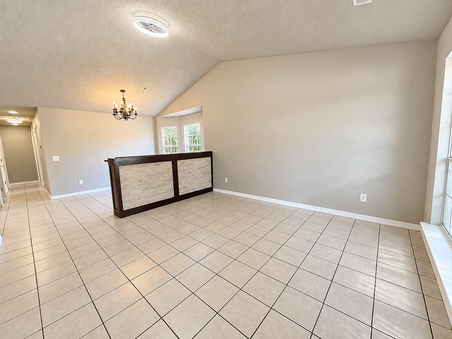 3 bed, 1015 sqft, $1,600 — Photo 3