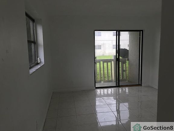 4th image of 4169 SW 67th Ave #101B