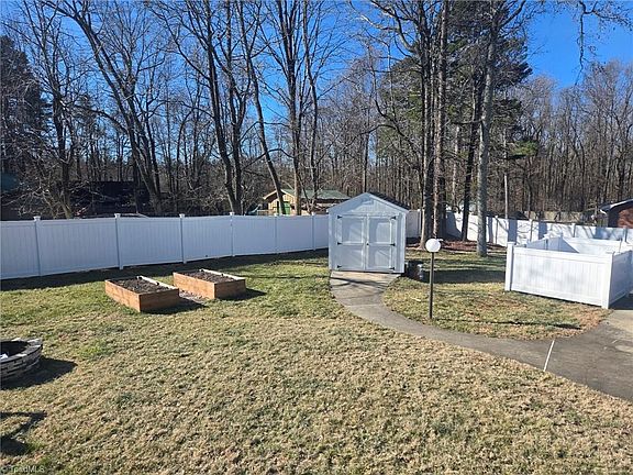 5th image of 322 Quail Ln