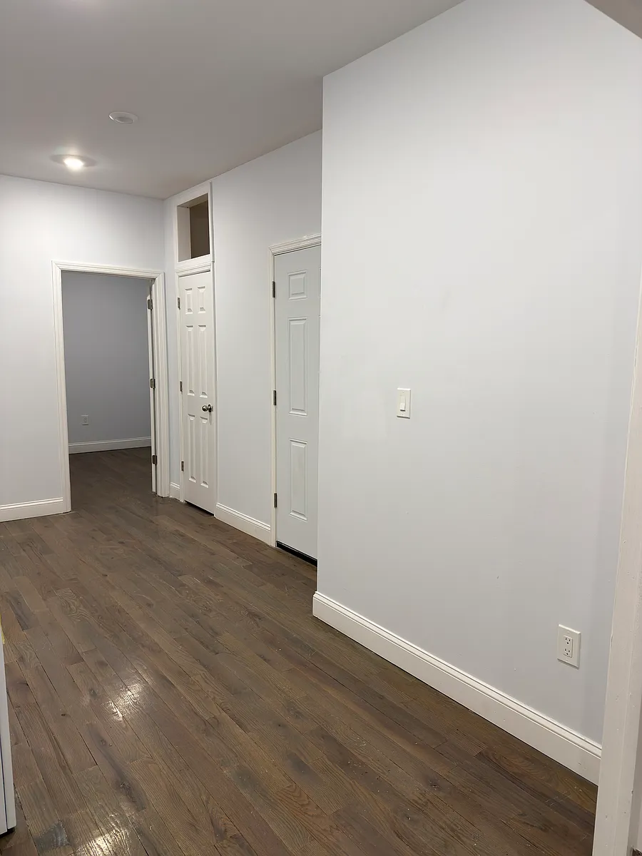 Photo 2 of 7 - 216 Peshine Ave #3 - Newark, NJ Building Photo - 216 Peshine Ave #3