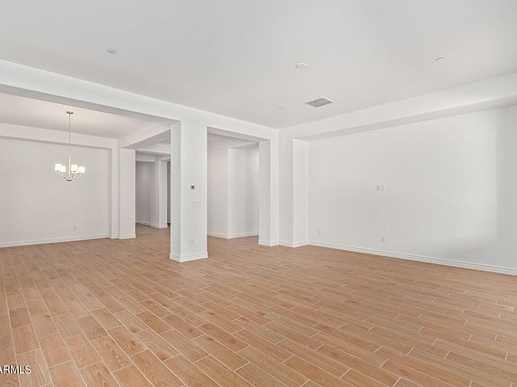 5th image of 21142 W CAMBRIDGE Avenue