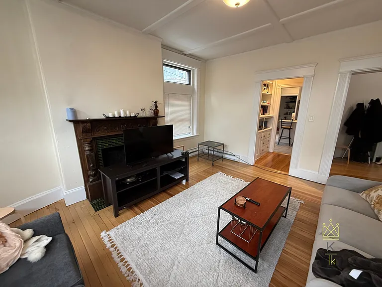 10 Park St #1 — Photo 2