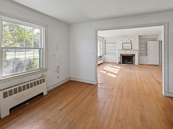 9th image of 379 Old Rock Rd