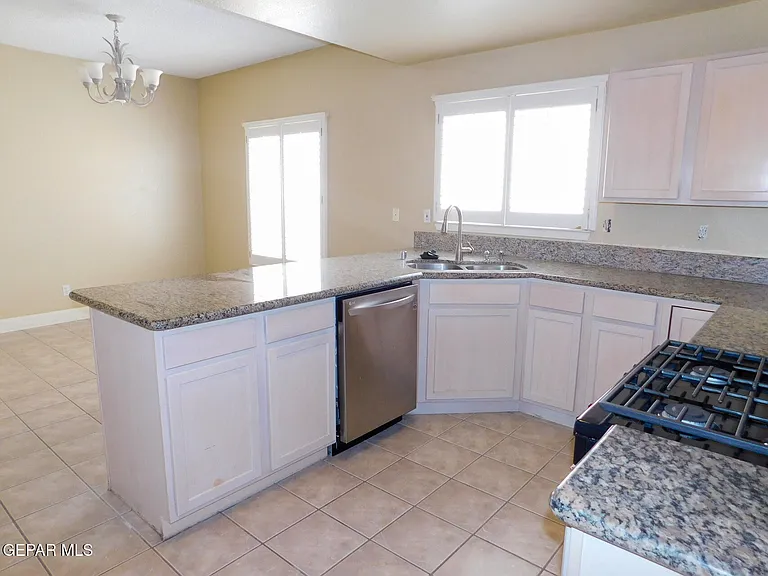 917 Tecate Pl — Photo 13