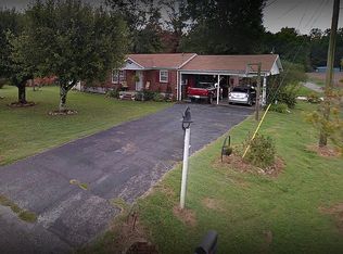85 W Point Dr, Fayetteville, TN 37334