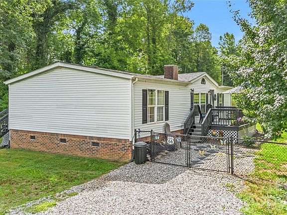 3rd image of 126 Samuel Cir