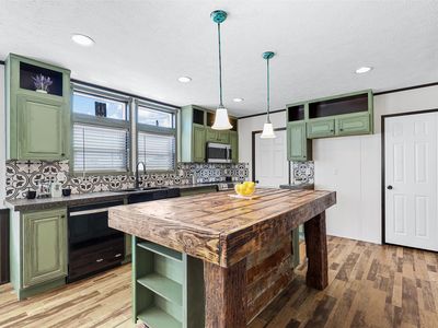 600 Newsom Rd, Azle, TX, 76020