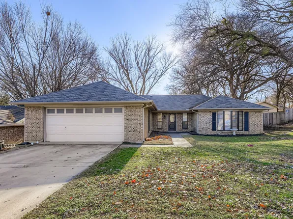 116 NE Alsbury Blvd, Burleson, TX 76028