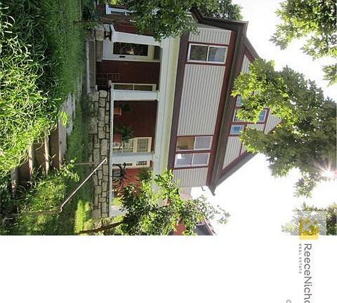 2nd image of 2835 Campbell St
