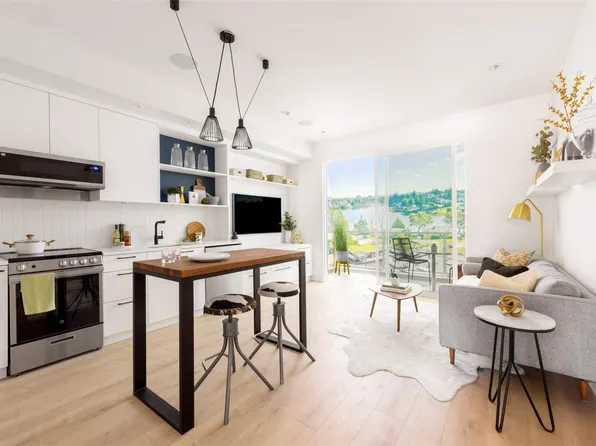 1075 Tillicum Rd #516, Esquimalt, BC V9A 2A4