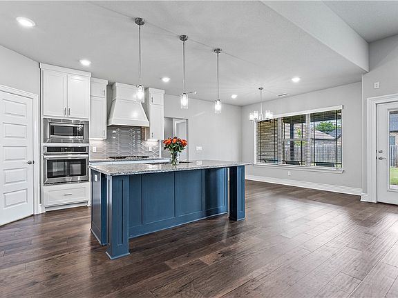 3rd image of 1211 Brandon Way
