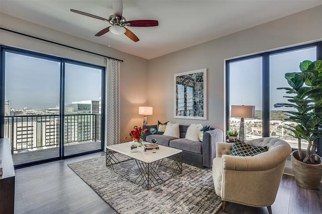 1 bed, 1.0 bath, 663 sqft, $1,323 — Photo 1
