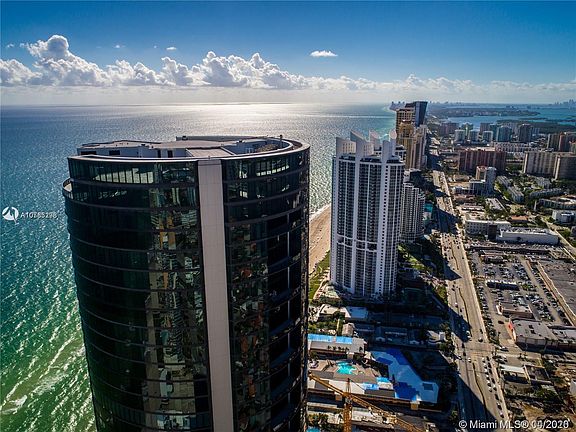 4th image of 18555 Collins Ave APT 1603