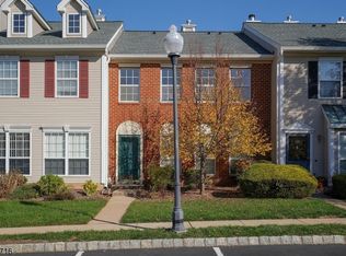 123 Columbus Dr, Franklin Park, NJ
