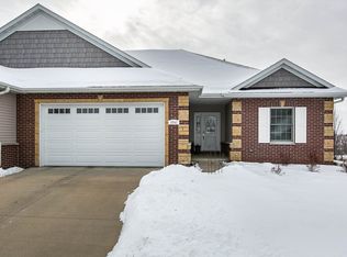 3542 Charleston Ct, Dubuque, IA 52002