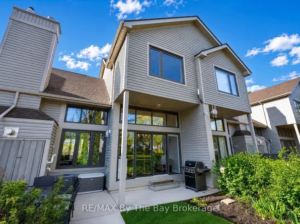 43 Trafalgar Rd, Collingwood, ON L9Y 5G4