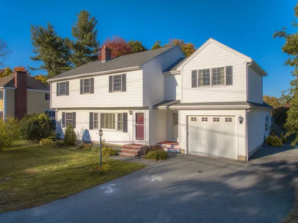 33 Lincoln St, Andover, MA 01810