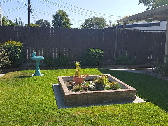 5th image of 5621 Johns Dr