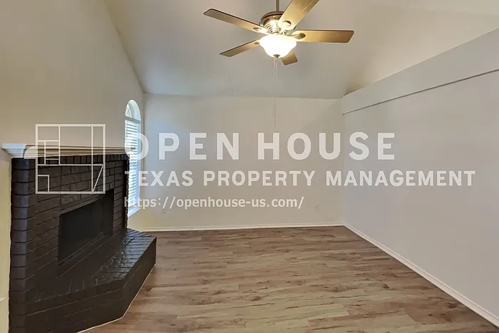 3 bed, 2.0 bath, 1698 sqft, $2,475 — Photo 4