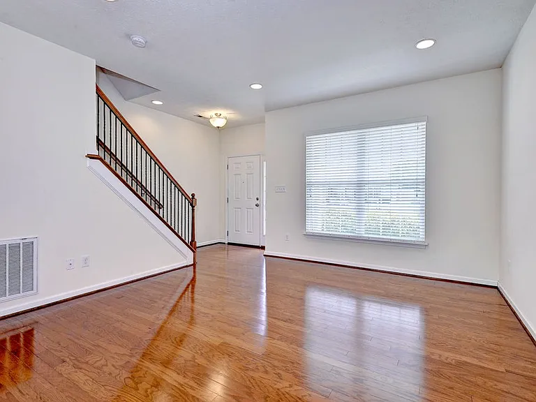 4688 Yeardley Loop — Photo 8