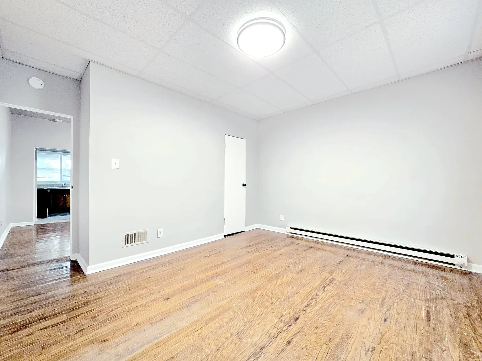 1 bed, $900 — Photo 2