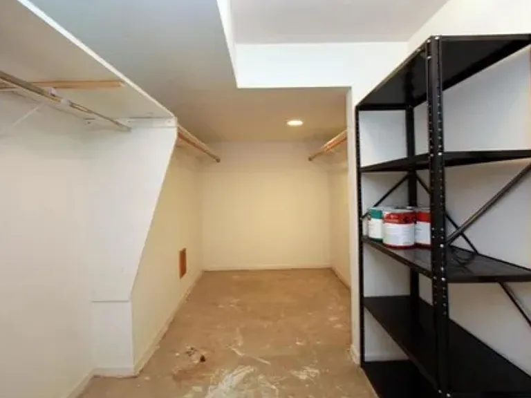 649 Sanders Ct — Photo 19
