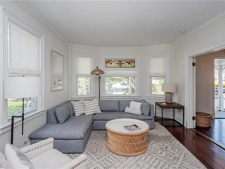27 Mann Ave — Photo 6