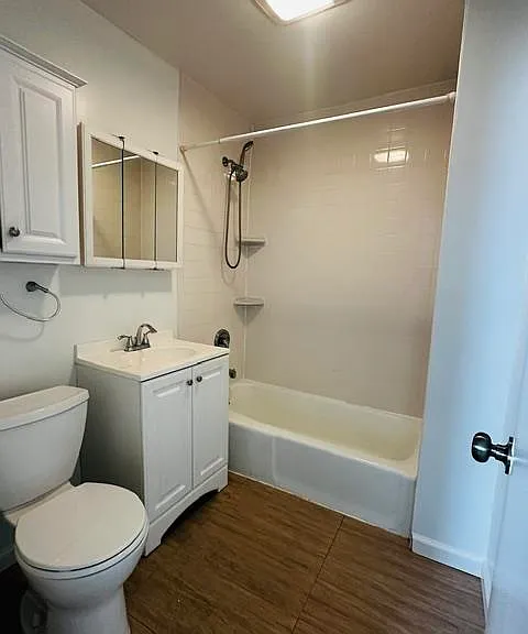 128 W 26th St #1 — Photo 9